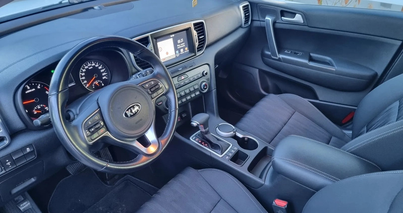 Kia Sportage cena 76999 przebieg: 126000, rok produkcji 2018 z Stryków małe 436